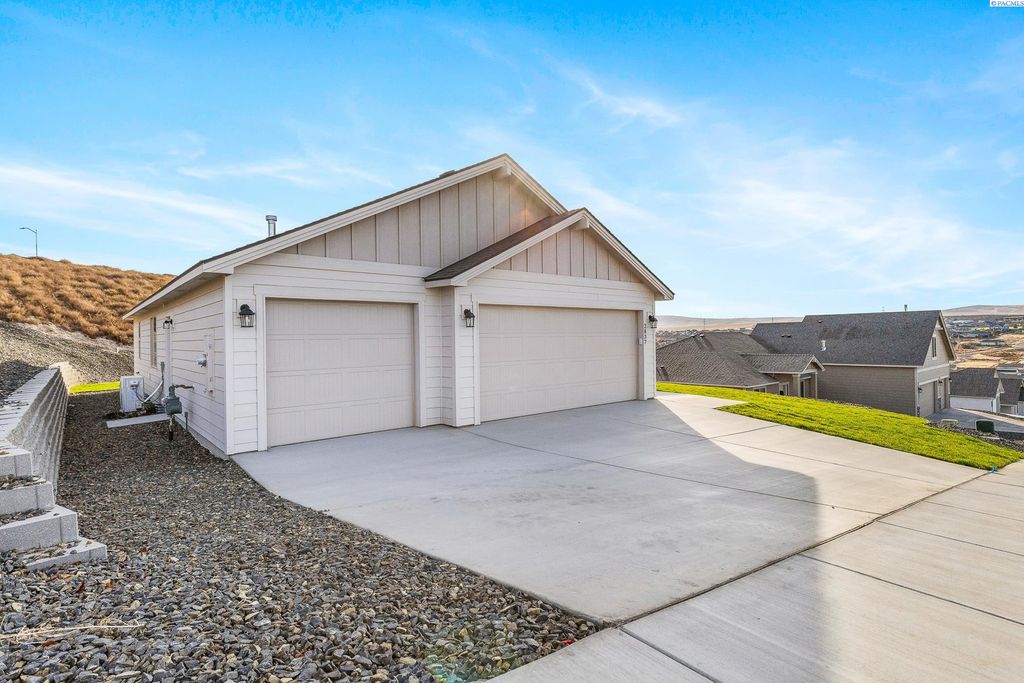 Photo of 2837 S Osborne St, Kennewick, WA 99338 (MLS # 291318)
