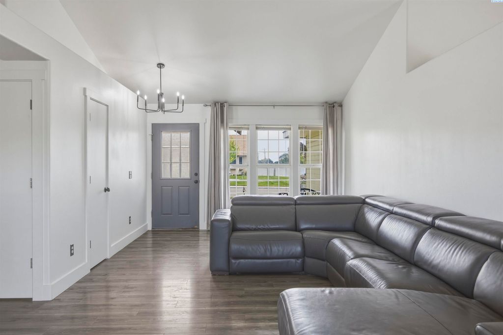 Photo of 4485 Northlake Drive, West Richland, WA 99353 (MLS # 292428)