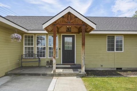 Photo of 4485 Northlake Drive, West Richland, WA 99353 (MLS # 292428)