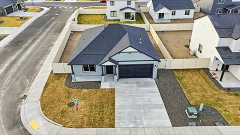 Photo of 1201 17th St, Benton City, WA 99320 (MLS # 289858)