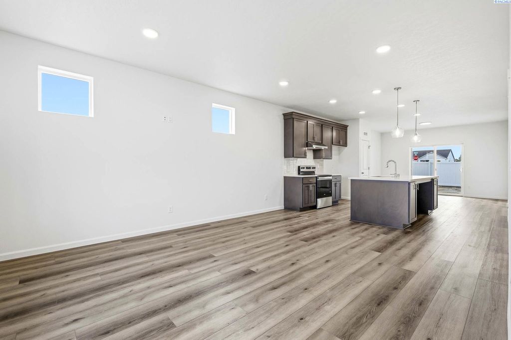 Photo of 1201 17th St, Benton City, WA 99320 (MLS # 289858)