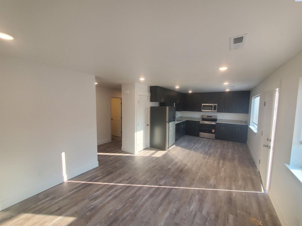 Photo of 5854 W 41st Ave, Kennewick, WA 99338 (MLS # 292691)