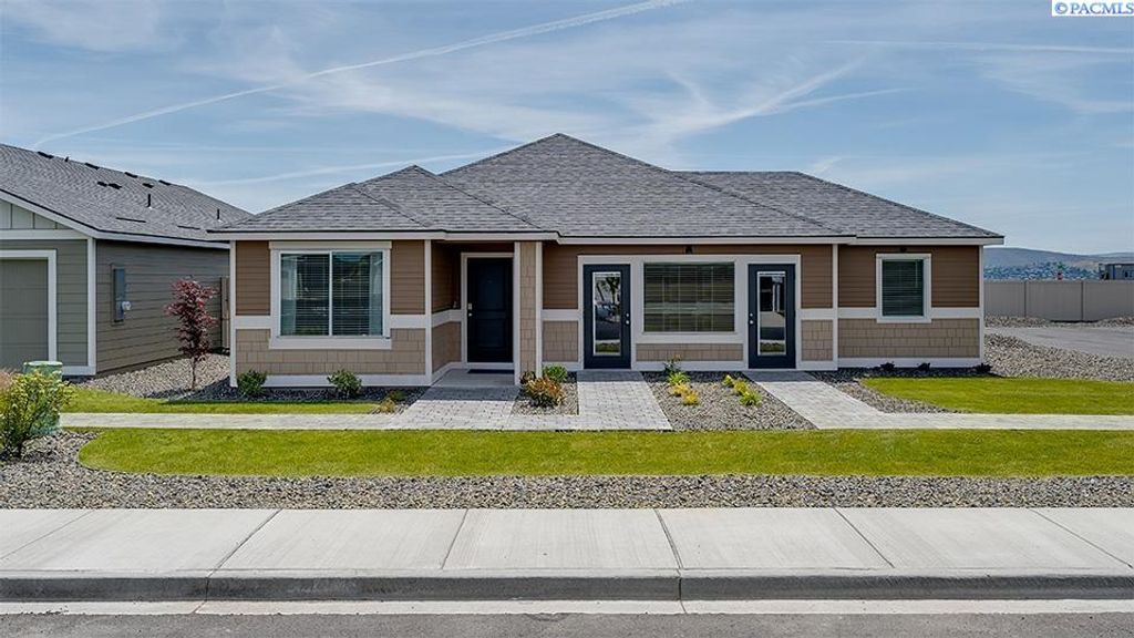 Photo of 11328 Norfolk Drive, Pasco, WA 99301 (MLS # 290308)