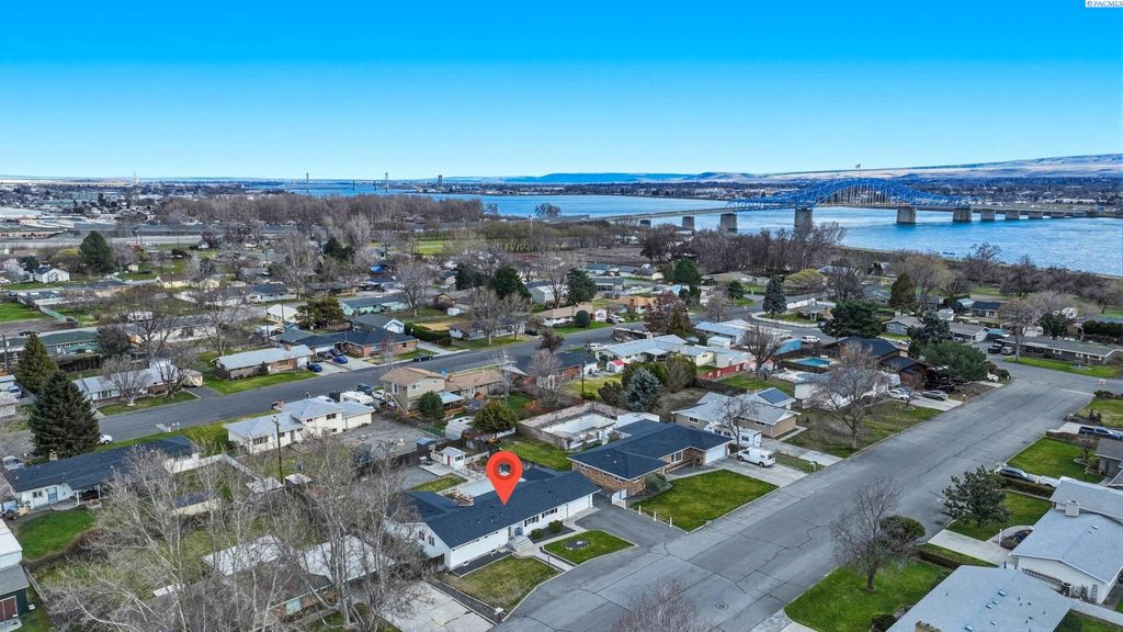 Photo of 425 Road 37, Pasco, WA 99301 (MLS # 290648)