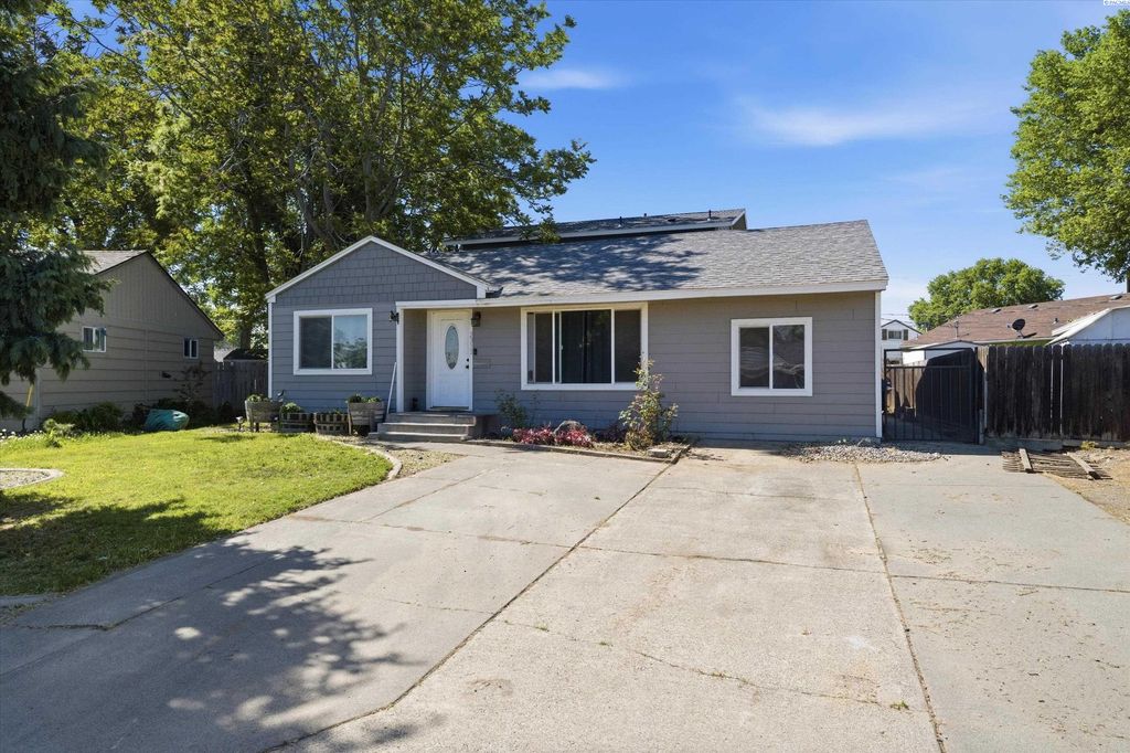 Photo of 2313 W 1st Ave, Kennewick, WA 99336 (MLS # 292760)