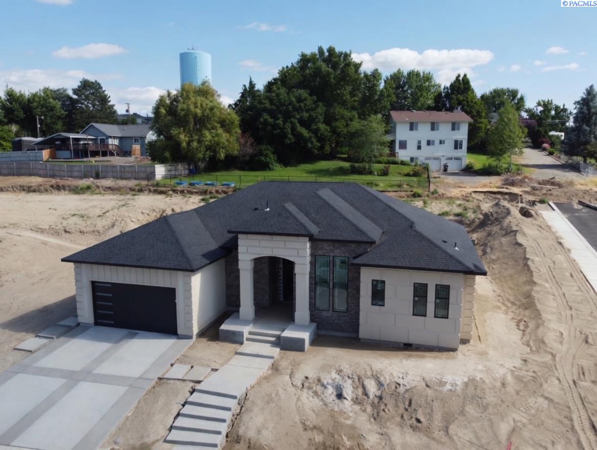 Photo 1 of 8 — 725 Vine Ave Lot 28, Sunnyside, WA 98944