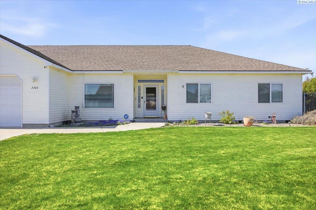 Photo of 2304 Road 52, Pasco, WA 99301 (MLS # 292193)