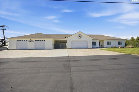 Photo of 2304 Road 52, Pasco, WA 99301 (MLS # 292193)
