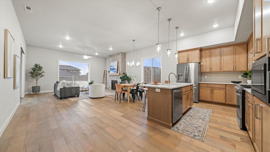 Photo of 2361 Siena Avenue, Richland, WA 99352 (MLS # 290010)