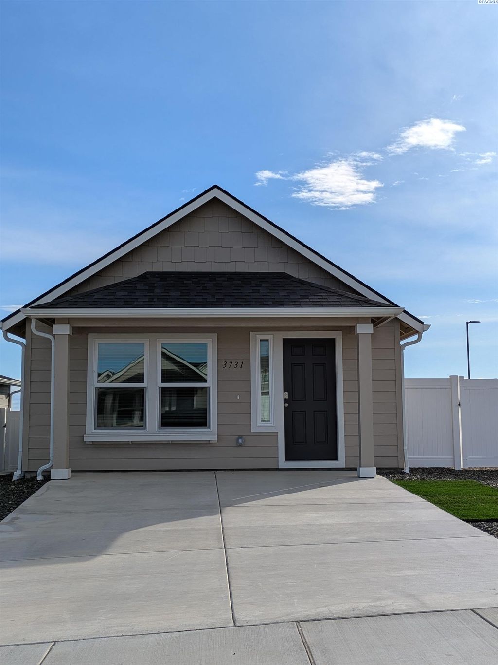 Photo of 3731 S Quay Street, Kennewick, WA 99338 (MLS # 292500)