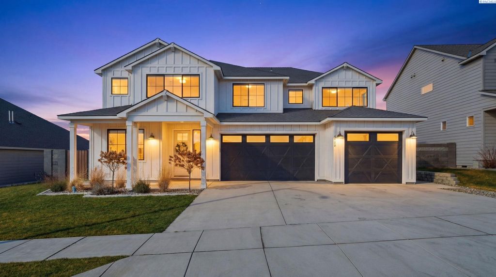 Photo of 4960 Mcewan Drive, Richland, WA 99352 (MLS # 290472)