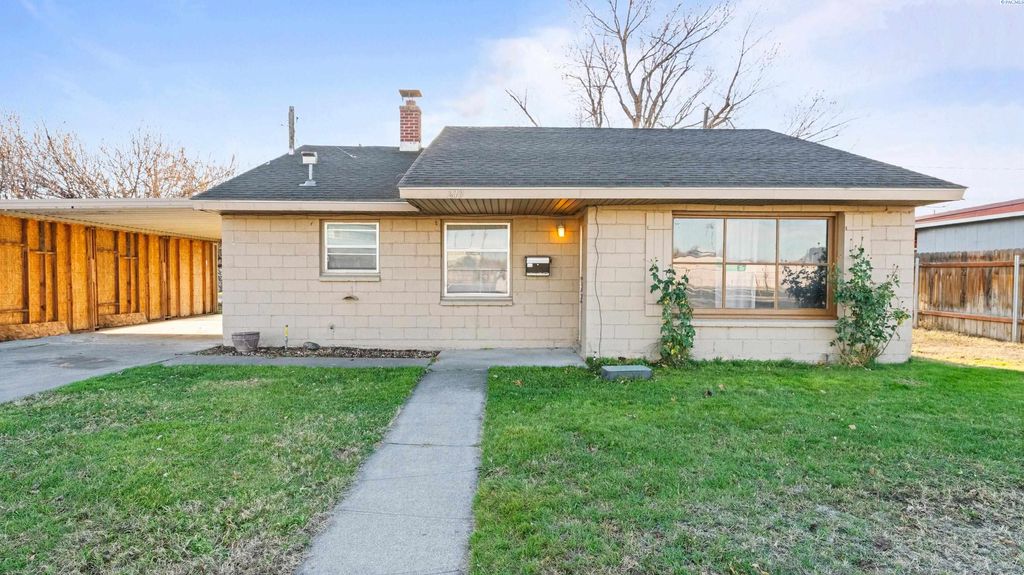 Photo of 219 W 10th St, Kennewick, WA 99337 (MLS # 289410)