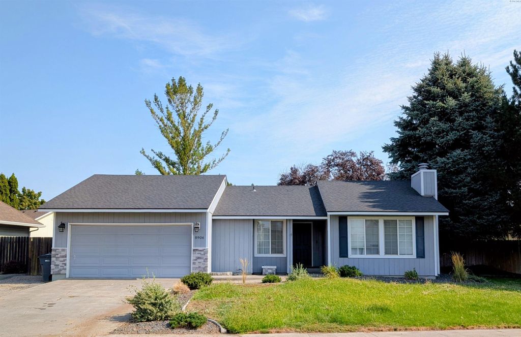Photo of 8906 W Hood Ave, Kennewick, WA 99336 (MLS # 291601)