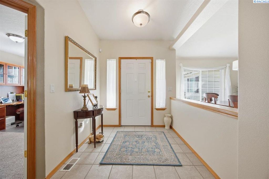 Photo of 8415 Lancaster Dr, Pasco, WA 99301 (MLS # 289606)