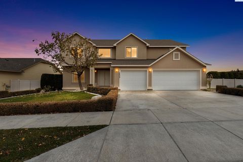 Photo of 2809 S Dawes St, Kennewick, WA 99338 (MLS # 289123)