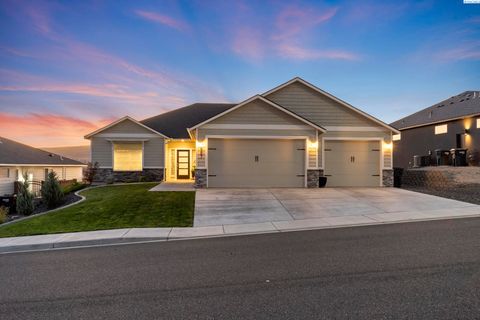Photo of 887 Waylon Drive, West Richland, WA 99353 (MLS # 288104)