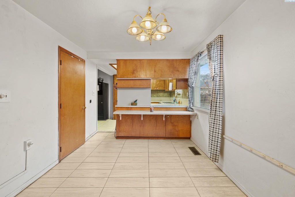 Photo of 1511 N 18th Ave, Pasco, WA 99301 (MLS # 289348)