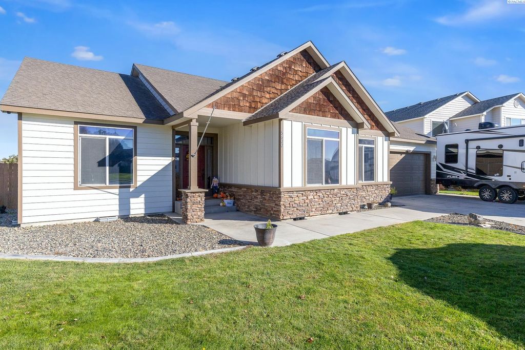 Photo of 5600 Oasis Street, West Richland, WA 99353 (MLS # 288253)