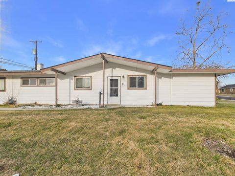 Photo of 390 Cottonwood Dr, Richland, WA 99352 (MLS # 290816)