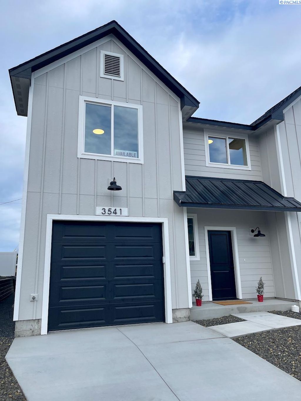 Photo of 3541 W 6th Place, Kennewick, WA 99336 (MLS # 289138)