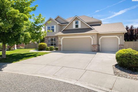 Photo of 5723 W 12th Ave, Kennewick, WA 99338 (MLS # 293840)