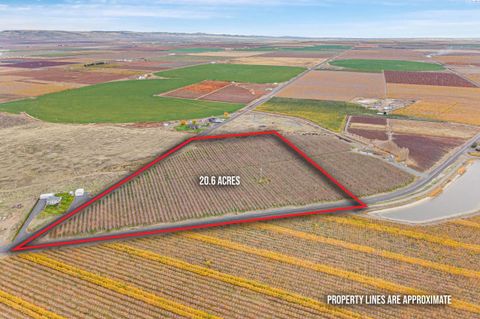 Photo of NKA20 E Desert Aire Drive Sw, Desert Aire, WA 99349 (MLS # 289022)