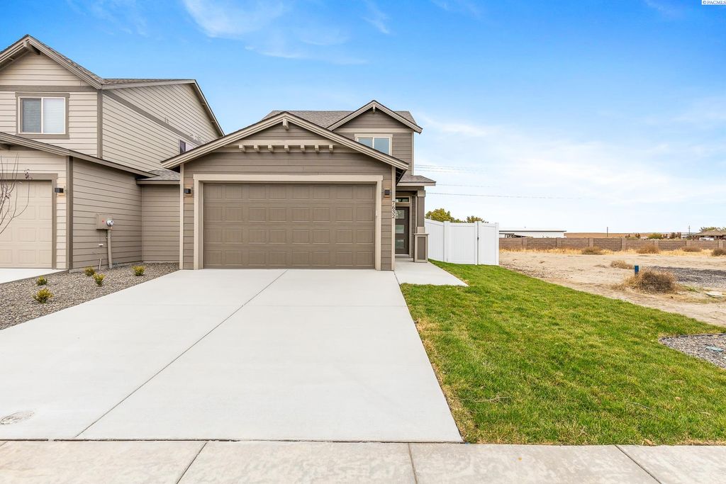 Photo of 7632 Grapevine Ct, West Richland, WA 99353 (MLS # 288483)