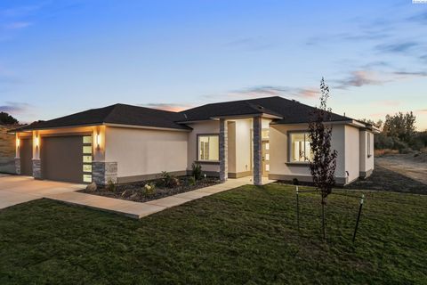 Photo of 4090 Kingwood St, Kennewick, WA 99337 (MLS # 288180)