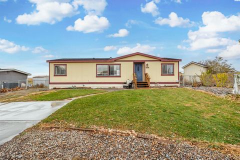 Photo of 6806 James Street, West Richland, WA 99353 (MLS # 288687)