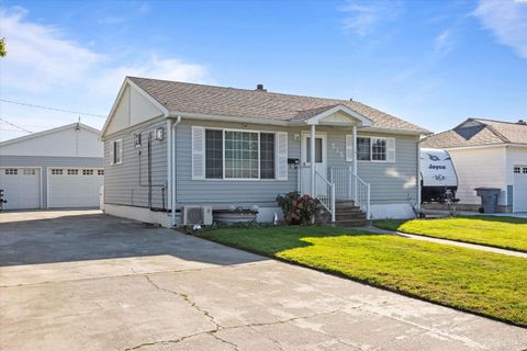 Photo of 515 Blue St, Richland, WA 99354 (MLS # 287745)