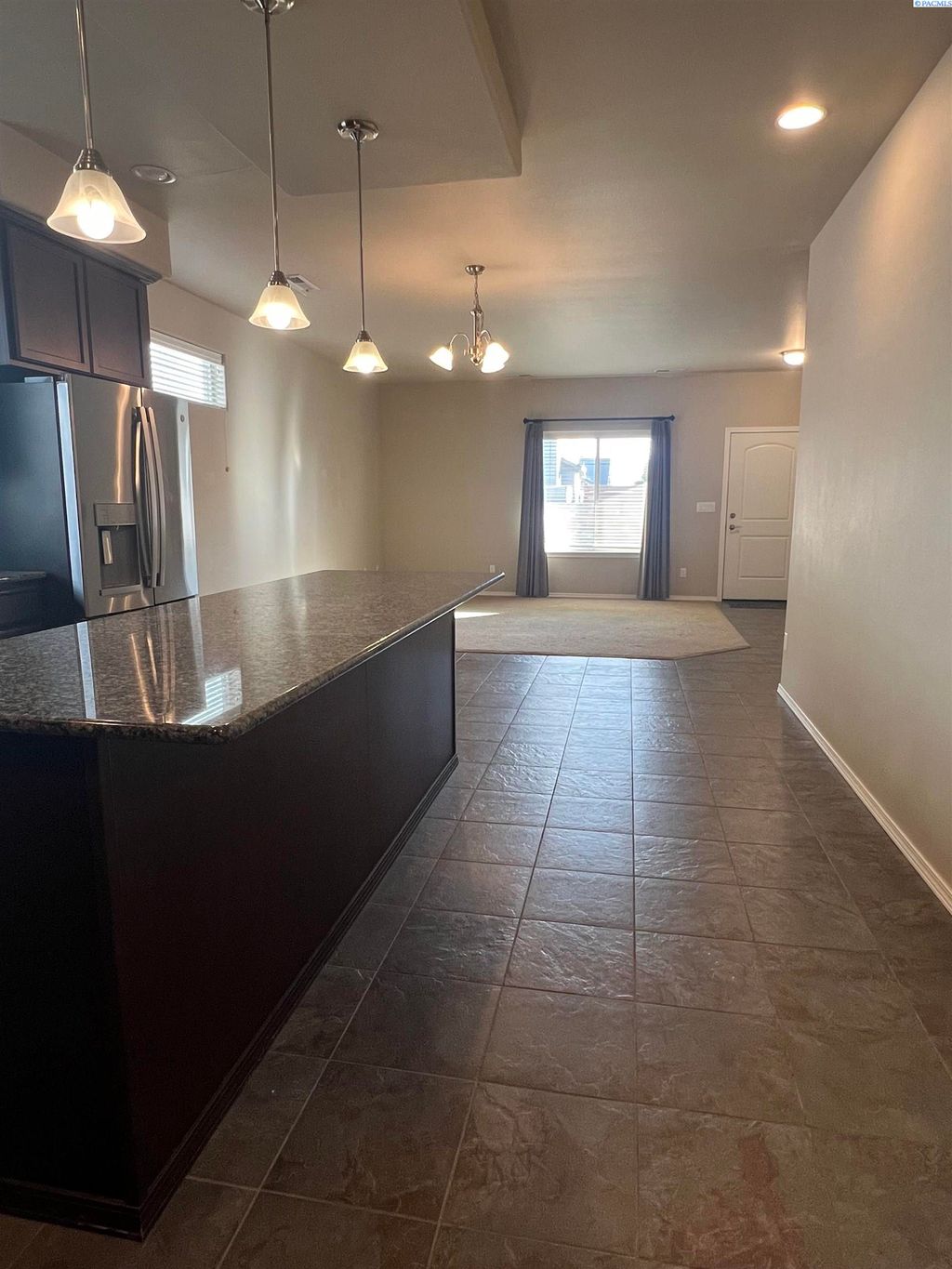 Photo of 3001 S Dawes Street, Kennewick, WA 99338 (MLS # 288812)