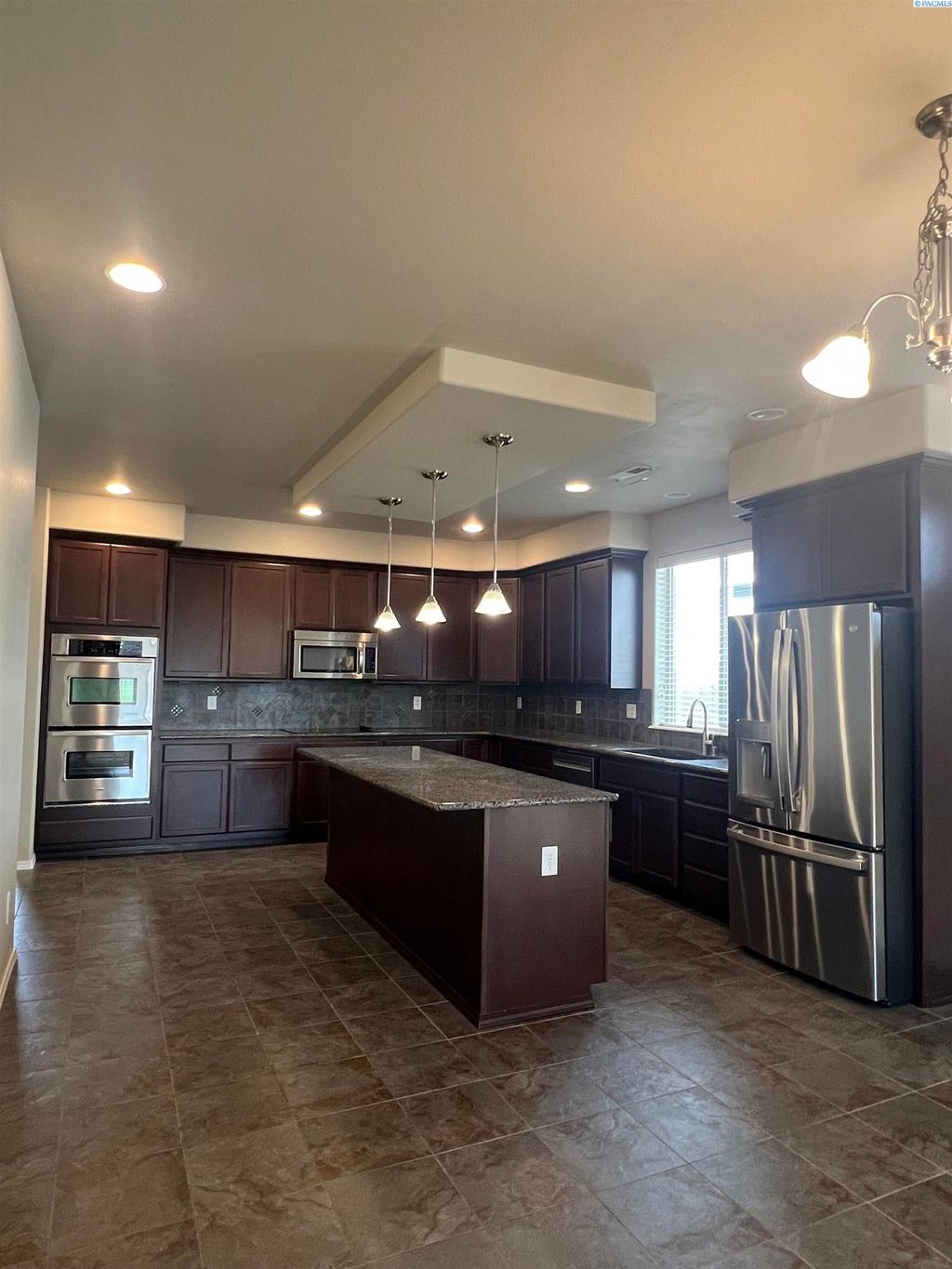 Photo of 3001 S Dawes Street, Kennewick, WA 99338 (MLS # 288812)