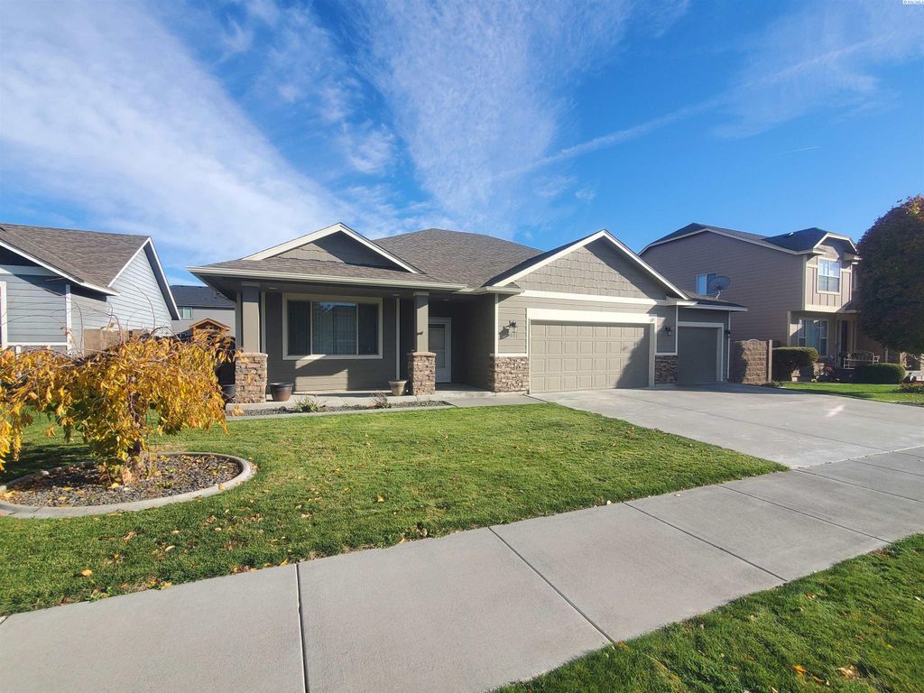 Photo of 3001 S Dawes Street, Kennewick, WA 99338 (MLS # 288812)