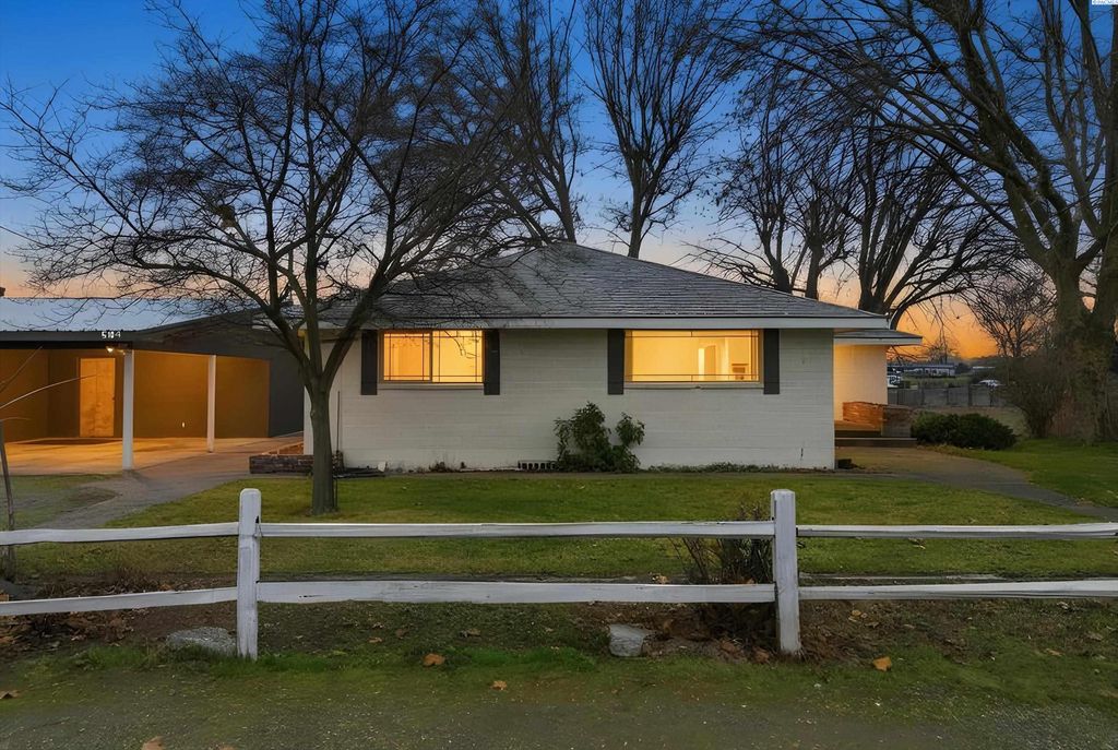 Photo of 5104 W Dradie St, Pasco, WA 99301 (MLS # 290386)