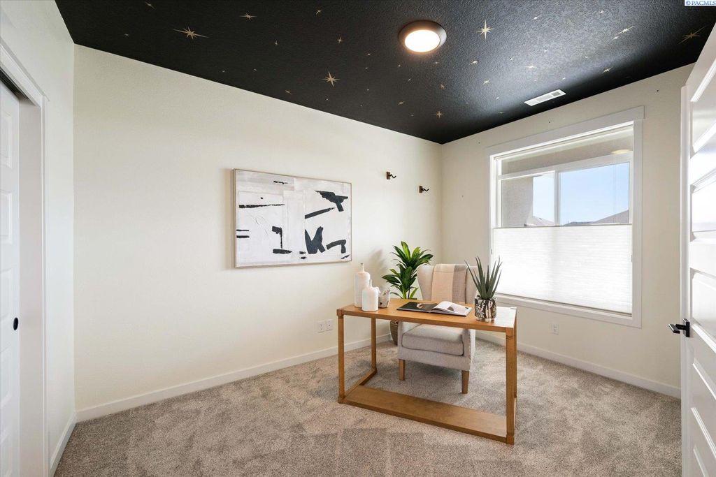 Photo of 8613 Dusty Maiden Dr, Pasco, WA 99301 (MLS # 292796)