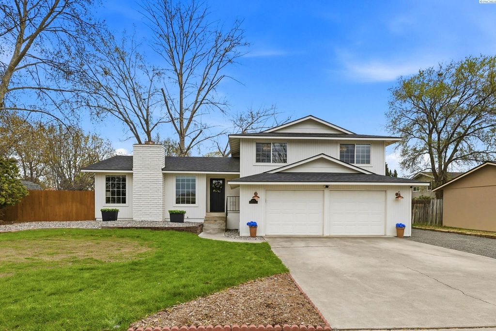 Photo of 408 N Georgia St, Kennewick, WA 99336 (MLS # 291973)