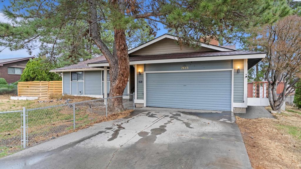 Photo of 2815 S Everett Pl, Kennewick, WA 99337 (MLS # 289482)