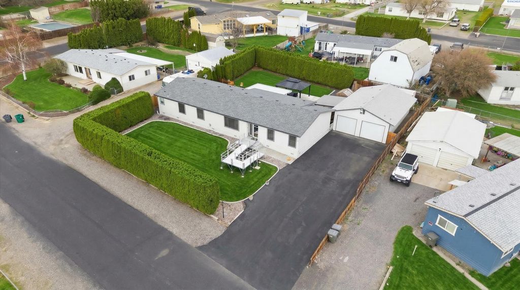 Photo of 3110 W 24th Ave, Kennewick, WA 99337 (MLS # 291430)