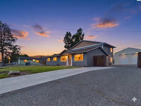 Photo of 325 Casey Ave, Richland, WA 99352 (MLS # 293392)