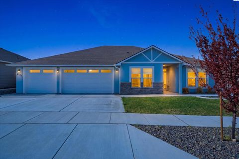 Photo of 4235 Barbera St, Richland, WA 99352 (MLS # 291706)