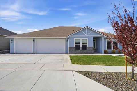 Photo of 4235 Barbera St, Richland, WA 99352 (MLS # 291706)