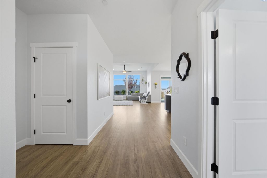 Photo of 4235 Barbera St, Richland, WA 99352 (MLS # 291706)