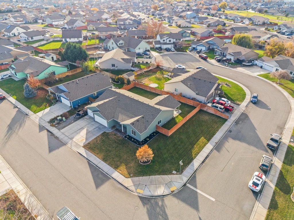 Photo of 5110 Truman Lane, Pasco, WA 99301 (MLS # 289106)