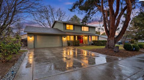 Photo of 242 W Greenview Dr, Richland, WA 99352 (MLS # 289840)