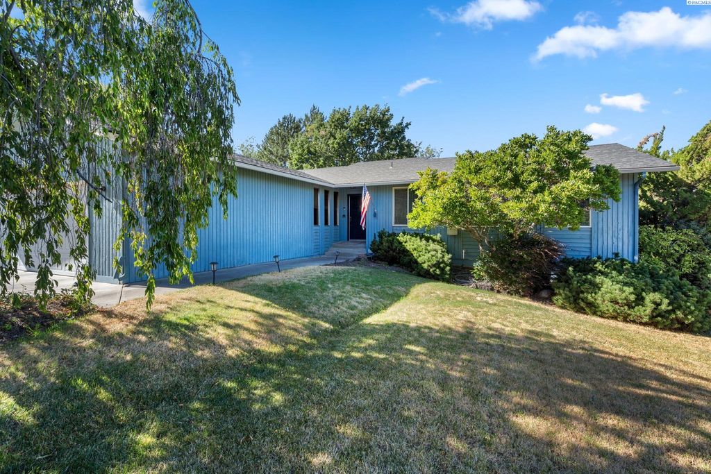 Photo of 5500 W 26th Ave, Kennewick, WA 99338 (MLS # 288429)