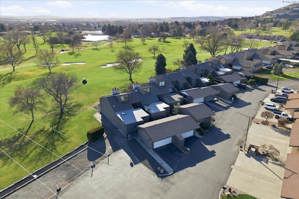 Photo of 455 Greenbrook Place, Richland, WA 99352 (MLS # 289722)