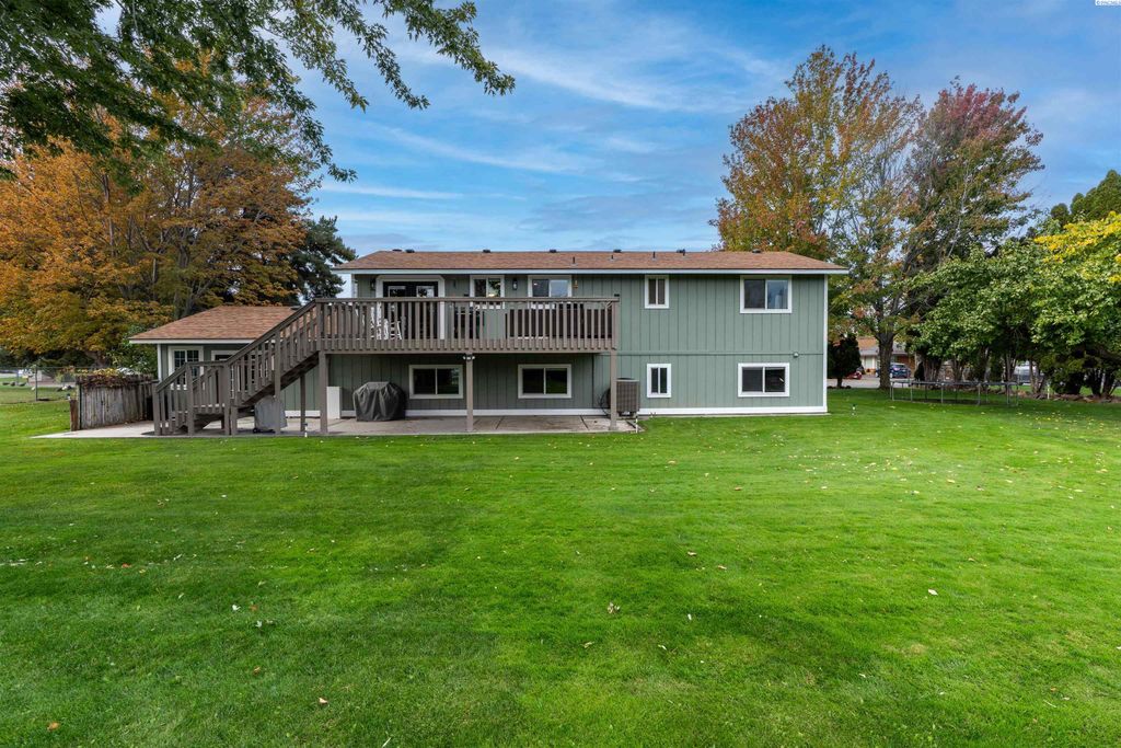 Photo of 525 Rd 47, Pasco, WA 99301 (MLS # 288319)