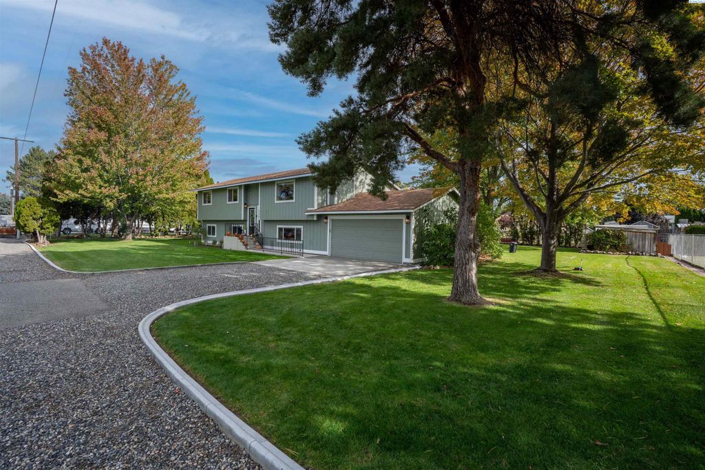 Photo of 525 Rd 47, Pasco, WA 99301 (MLS # 288319)