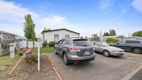 Photo of 201 N 69th Ave, West Richland, WA 99353 (MLS # 289338)
