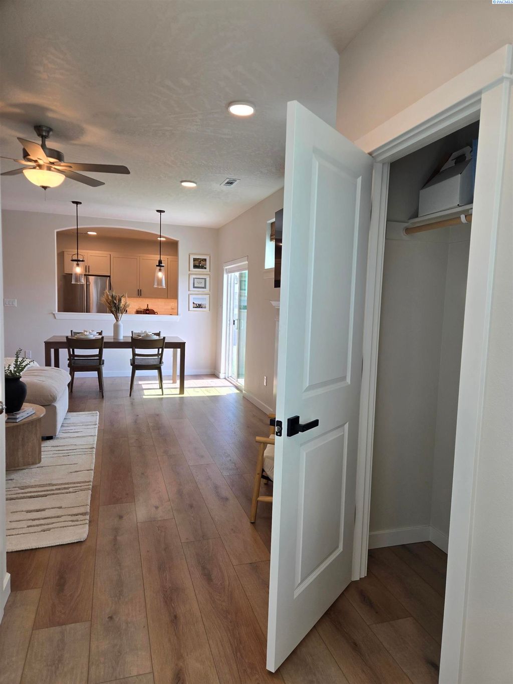 Photo of 2196 Fire Time Loop, Richland, WA 99352 (MLS # 292235)